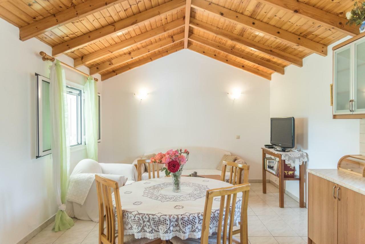 Villa Armonia Vitalades Exterior photo
